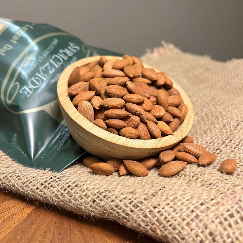 Kayısı Çekirdeği (Tatlı)