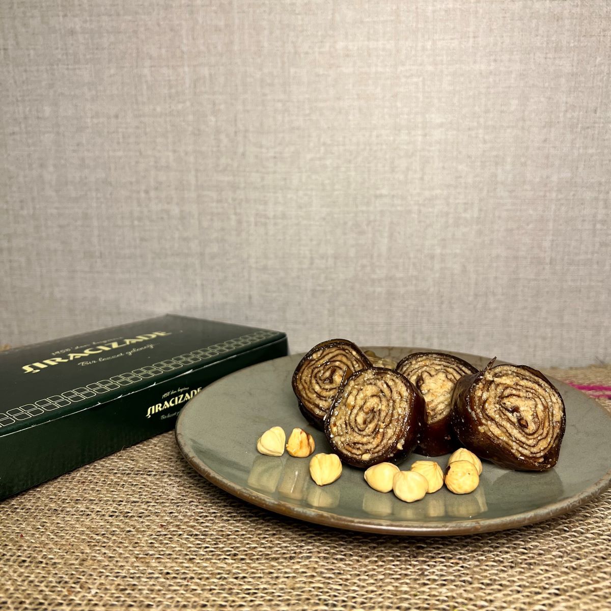 Ballı Fındık Ezmeli Sarma