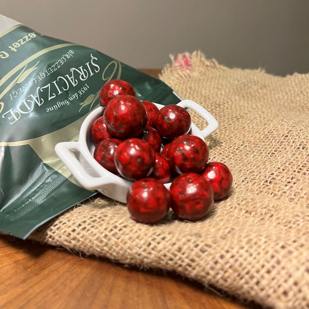 Nar Aromalı Fındıklı Draje